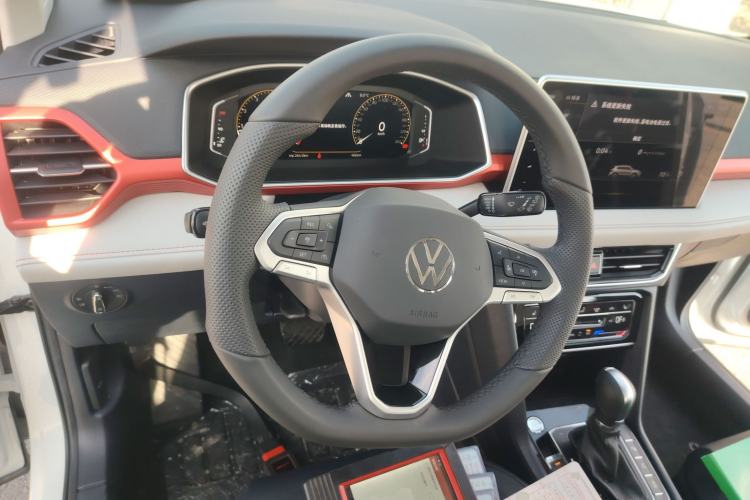 Used Volkswagen Tharu 2024 300TSI Two-Wheel-Drive Moon Luxury Edition
