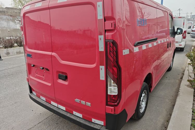 Used JMC E Fushun 2025 Model, Blind Window Version, 41.86 kWh, Short Axle, Low-roof, 3.0 tons
