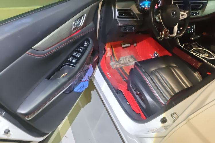 Used CHANGAN CS75 2018 280T Automatic Yazi Model China V Standard Driver Seat