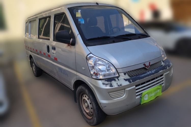 Used Wuling Rongguang EV 2022 Base Model Enclosed-Window Vehicle with 5 Seats Powered by Penghui Battery
