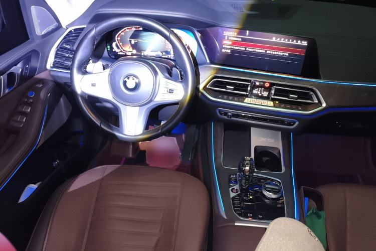 Used BMW X5 2022 xDrive 30Li Luxury M Sport Package
