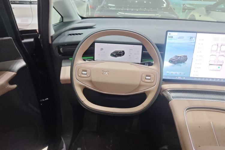 Used XPeng X9 2025 740 Ultra-Long Range Max Steering Wheel