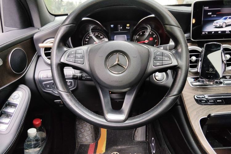 Used Mercedes-Benz GLC 2017 GLC 300 4MATIC Sport Edition Steering Wheel