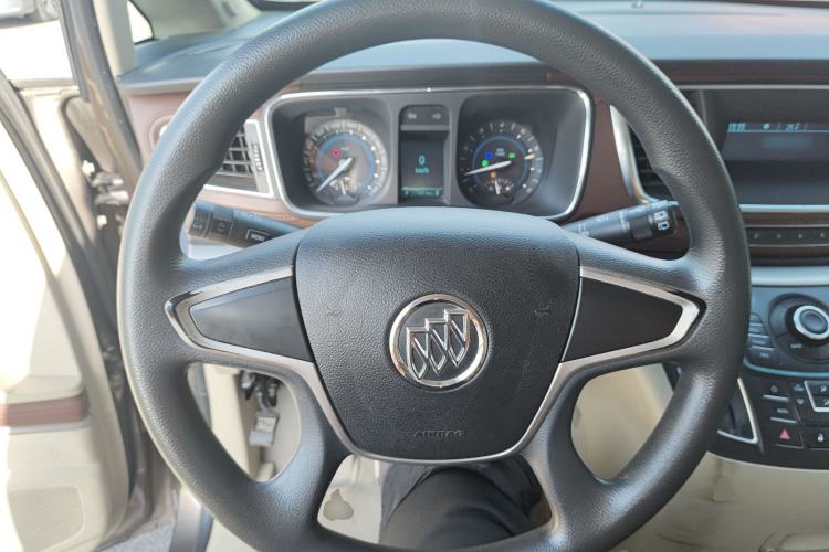 Used Buick GL8 2015 2.4L Luxury Business Premium Edition