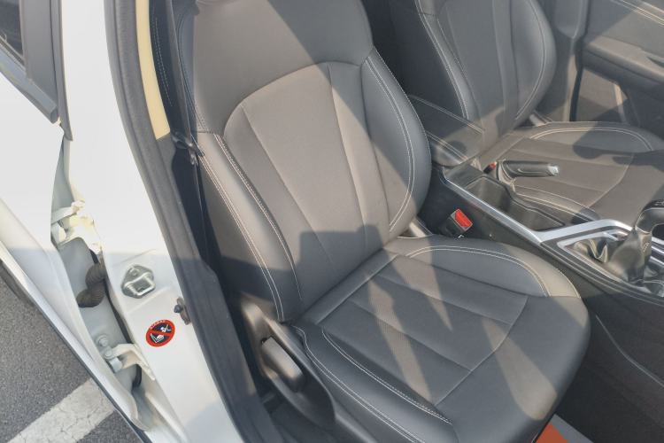 Used Geely Auto Vision X3 2019 Upgraded Model 1.5L Manual Elite Version
