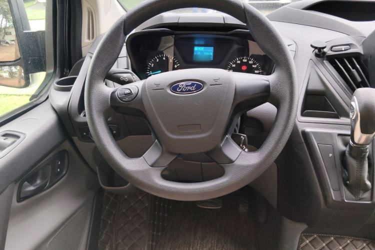 Used Ford Transit 2022 2.0T Gasoline Automatic Multi-Function Commercial Vehicle Mid-axle Low-Roof Design with Dual Rear Doors Meeting China VI Emission Standards