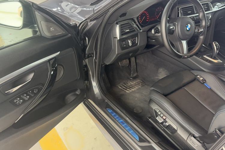 Used BMW 3 Series GT 2020 320i M Sport Night Edition Interior 2