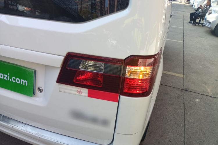 Used Jinbei Gold Hiace M Classic 2024 1.5L Engineering Lion Passenger Vehicle 5 Seats