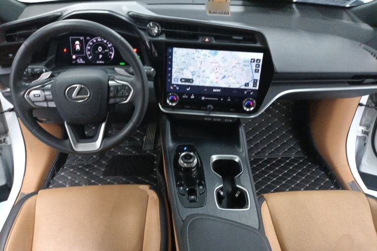 Used Lexus RZ 2023 450e All-Wheel Drive Luxury Edition Center Console