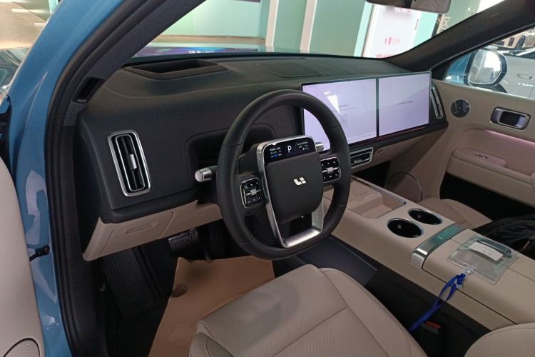 Used Li Auto L8 2025 Ultra Smart Refreshed Edition Center Console