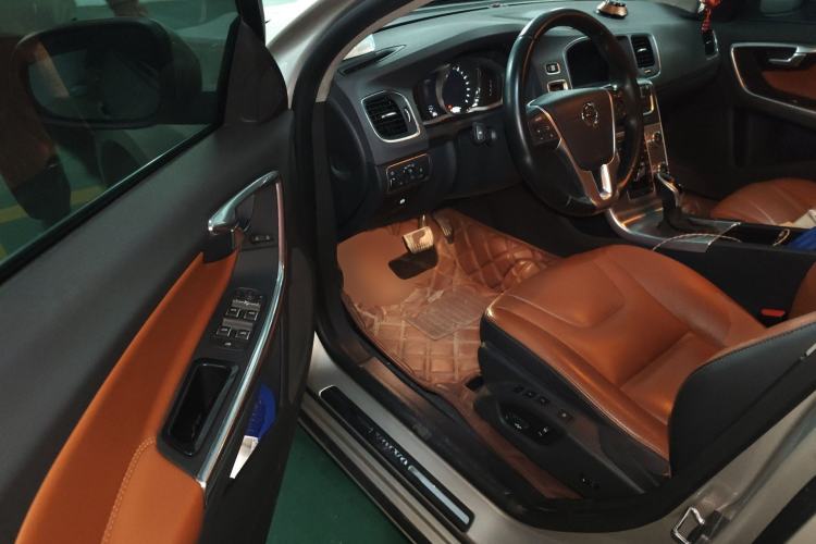 Used Volvo S60 2018 S60L T4 Smart & Ambitious Edition
