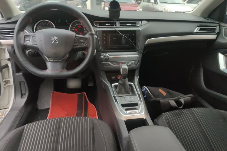 Used Peugeot 408 2016 1.6T Automatic Luxury Edition Center Console