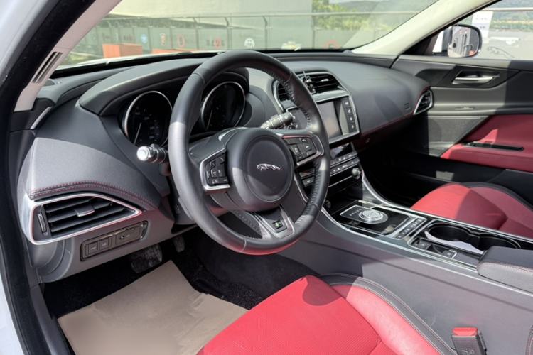 Used Jaguar XE 2017 2.0T 200 PS R-Sport
