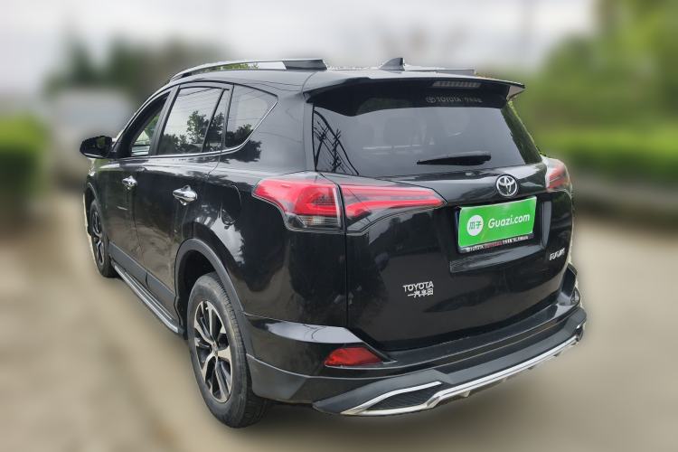 Used Toyota RAV4 2019 2.0L CVT Two-Wheel Drive Luxury Version China VI Standard