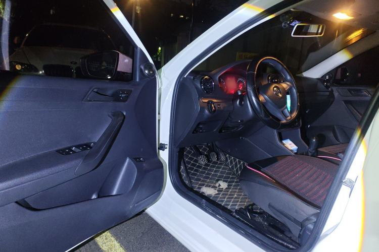 Used Volkswagen Jetta 2017 1.5L Manual Fashion Edition