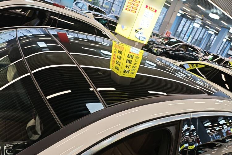 Used Mercedes-Benz E-Class 2017 E 300 L Sporty and Stylish Model
