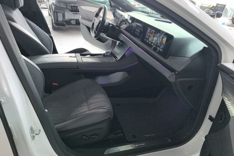 Used VOYAH PASSION 2023 Four-Wheel Drive Standard Edition
