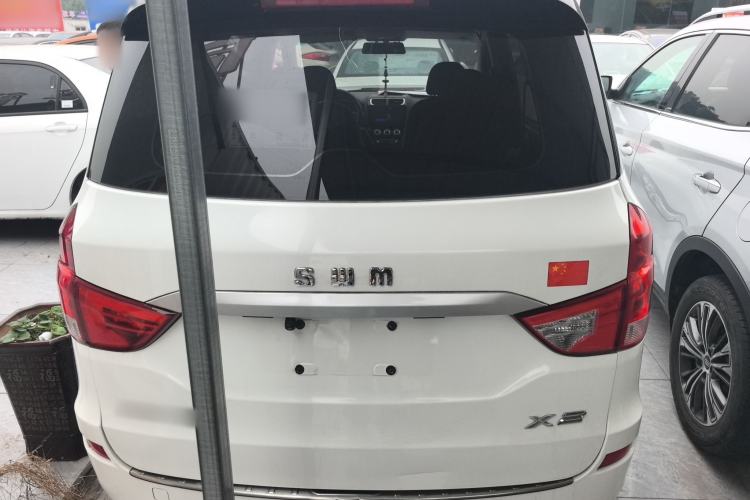 Used SWM X2 2021 1.5L Manual Business Version 7 Seats
