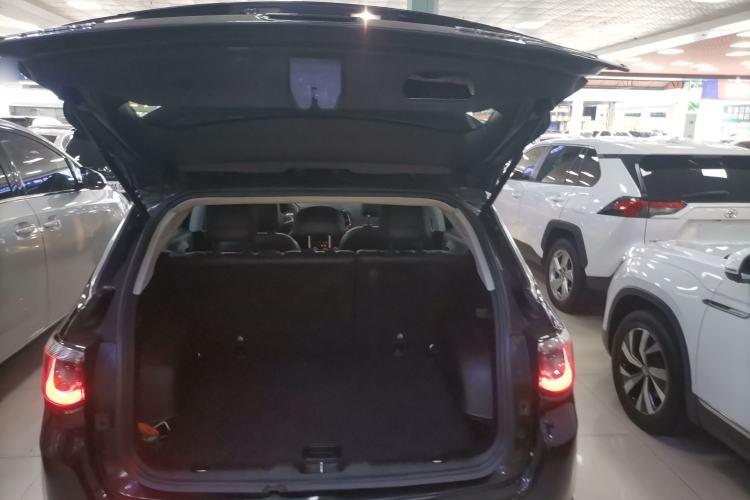 Used Jeep Compass 2017 200T Automatic Enjoyment Version Trunk