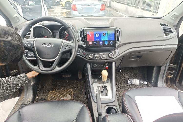 Used Chery Tiggo 5 2014 2.0L CVT Joyful Edition Center Console