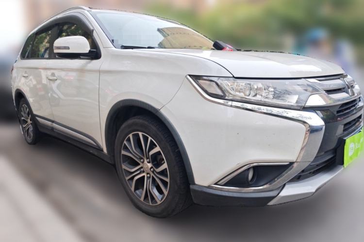 Used Mitsubishi Outlander 2018 2.0L Two-Wheel Drive Glory Edition 5 Seats
