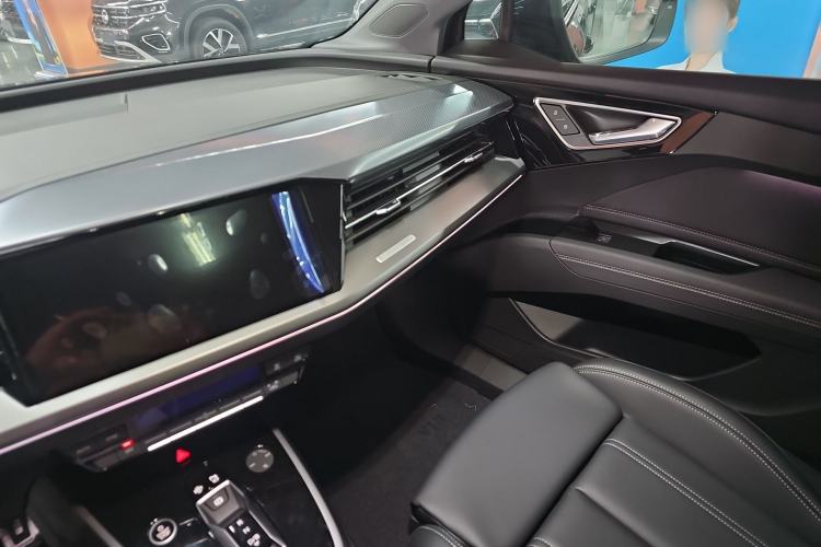 Used Audi Q4 e-tron 2024 40 e-tron Adventure Edition Interior 4