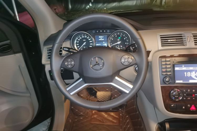 Used Mercedes-Benz R-Class 2011 R 350 L 4MATIC
