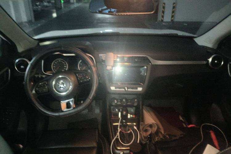 Used MG ZS 2017 1.5L Automatic Elite Edition Center Console