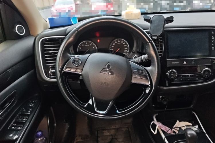 Used Mitsubishi Outlander 2018 2.0L Two-Wheel Drive Glory Edition 5 Seats