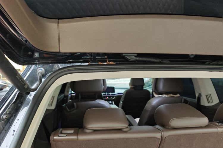 Used Volkswagen Viloran 2023 Revised 380TSI Prestige Edition Trunk