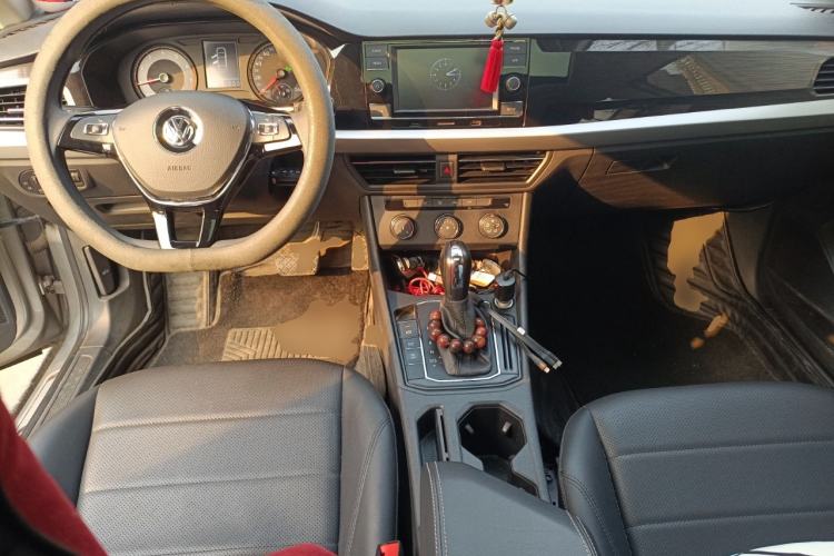 Used Volkswagen Lavida 2019 1.5L Automatic Comfort Edition China VI Standard Center Console