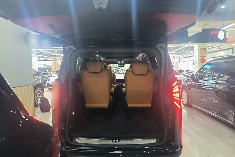 Used Geely Galaxy LEVC L380 2024 140-Degree 6-Seater All-Wheel-Drive Ultra