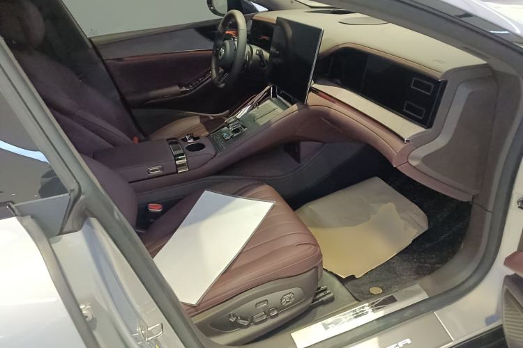 Used Denza Z9GT 2024 1100 Four-Wheel Drive Ultra Version Right Front Seat