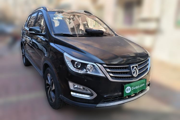 Used Baojun 560 2015 1.8L manual luxury version
