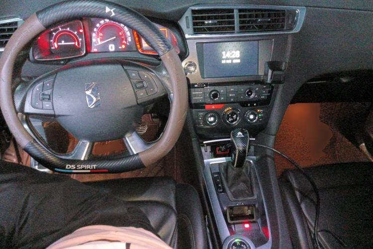 Used DS 6 2014 1.6T Luxury Edition THP160