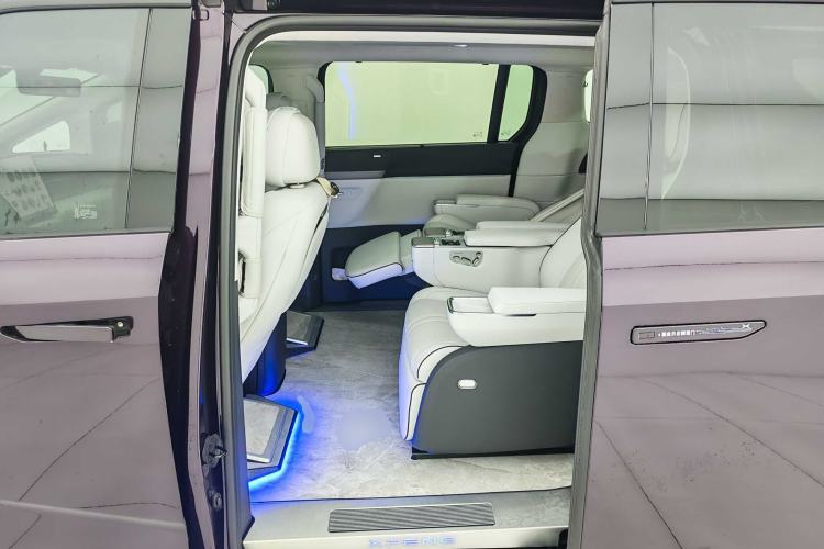 Used XPeng X9 2025 740 Ultra-Long Range Max