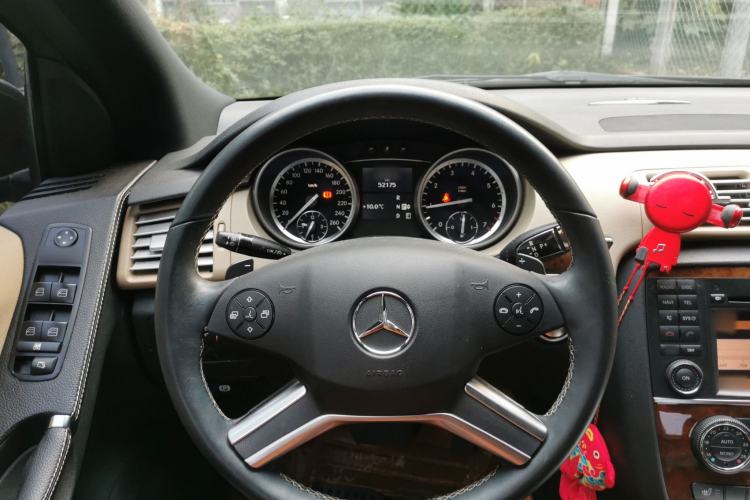 Used Mercedes-Benz R-Class 2011 R 350 L 4MATIC