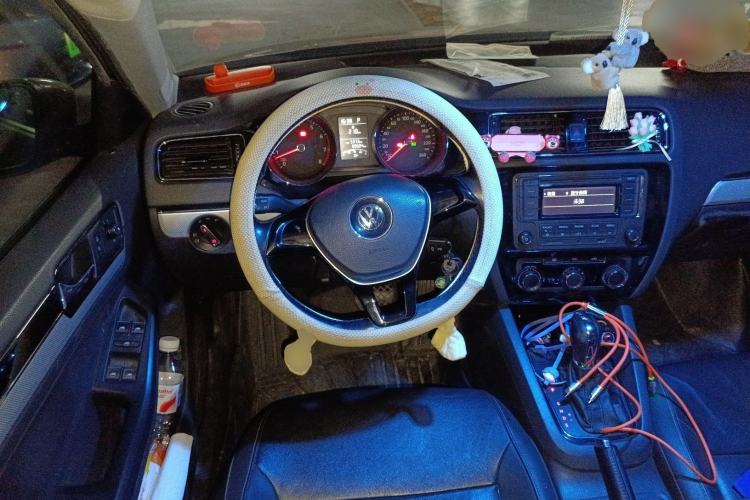 Used Volkswagen Sagitar 2015 1.6L Automatic Comfort Model
