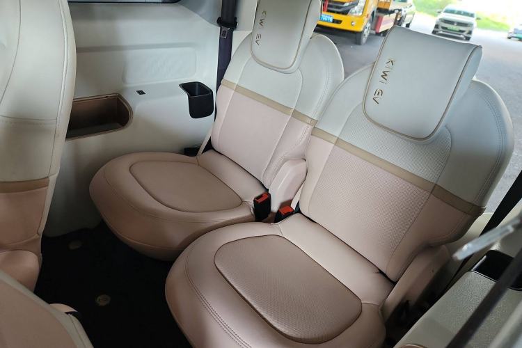 Used Baojun KiWi EV 2021 Artist Model Lithium Iron Phosphate