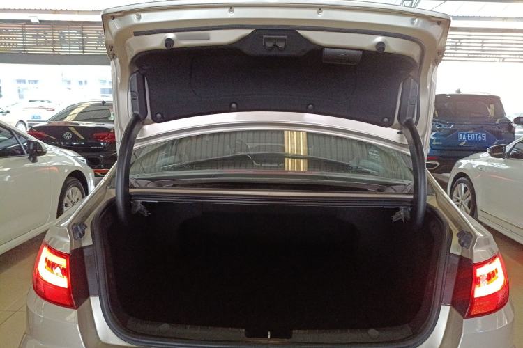 Used Geely Auto Emgrand GL 2017 1.3T DCT Luxury Model Trunk