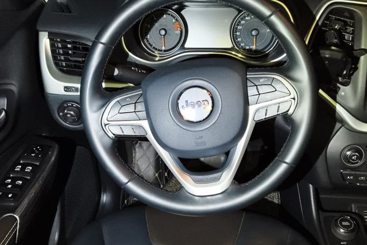 Used Jeep Cherokee 2016 2.4L Professional Edition