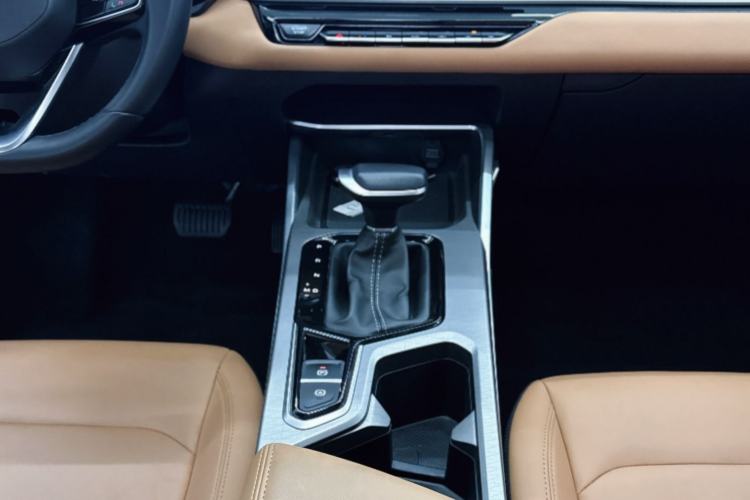 Used Geely Auto Emgrand 2025 4th Generation 1.5L CVT Flagship Version
