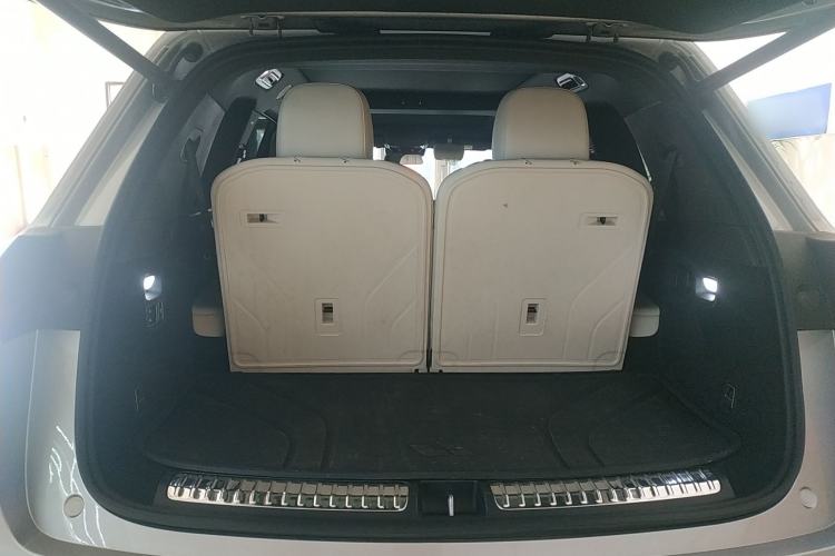 Used Li Auto L8 2023 Pro Model
