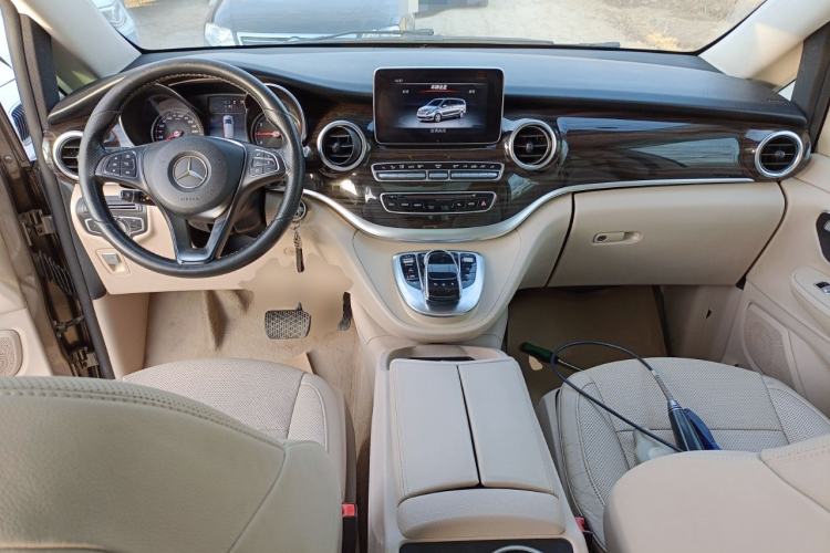 Used Mercedes-Benz V-Class 2017 V 260 Avantgarde Edition