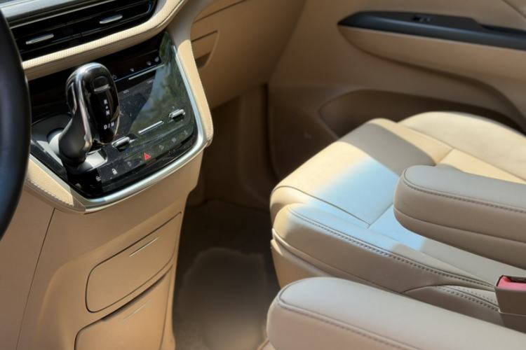 Used Buick GL8 2021 ES Land Cruiser 653T Luxury Edition
