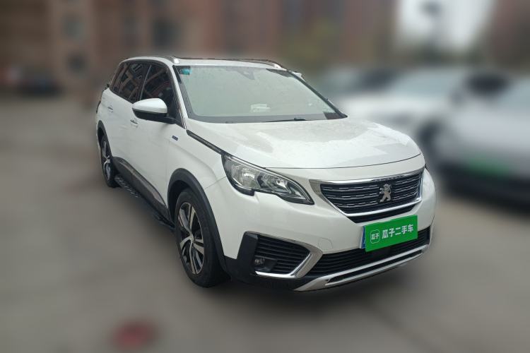 Used Peugeot 5008 2017 350THP 7-Seater Elite Edition Front Right 45 Deg