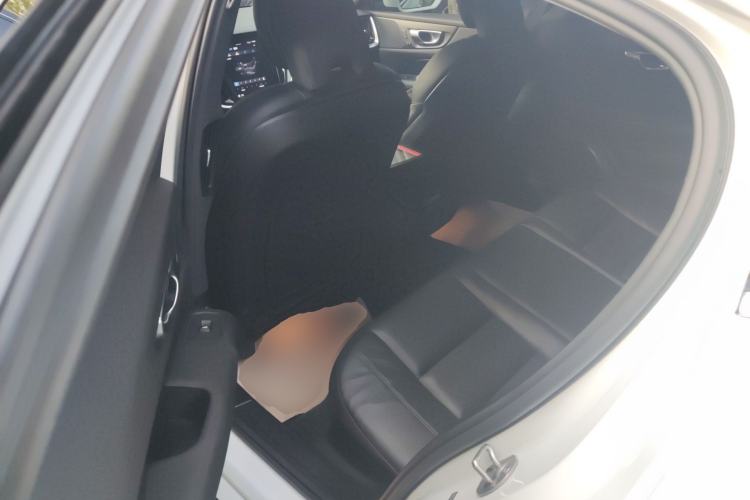 Used Volvo S60 2025 B4 Zhiyuan Luxury Edition
