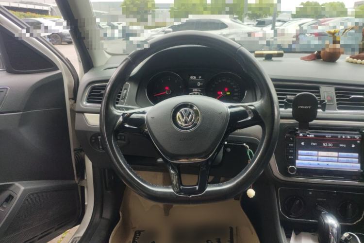 Used Volkswagen Lavida 2015 1.6L Automatic Comfort Edition Steering Wheel