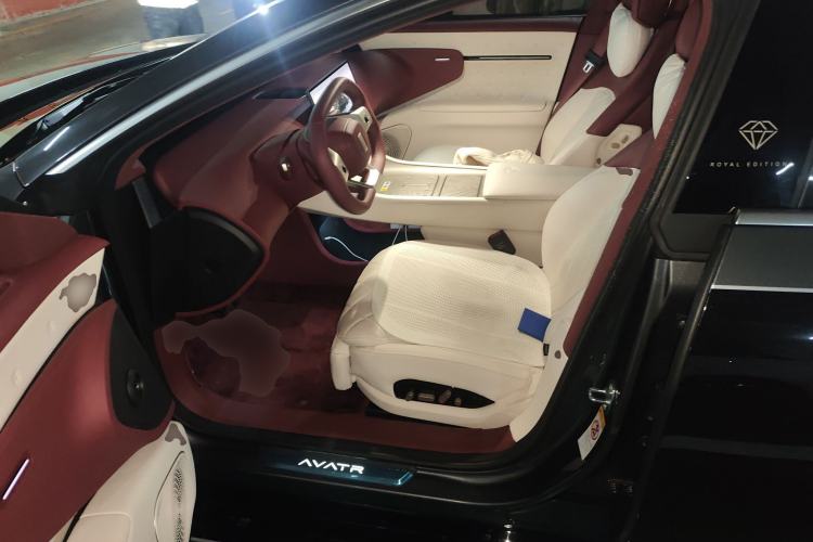 Used Avatr 12 2025 Updated Royal Theater Edition
