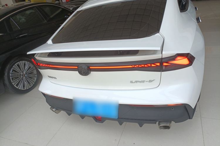 Used CHANGAN UNI-V 2025 1.5T 500Bar High-Energy Version